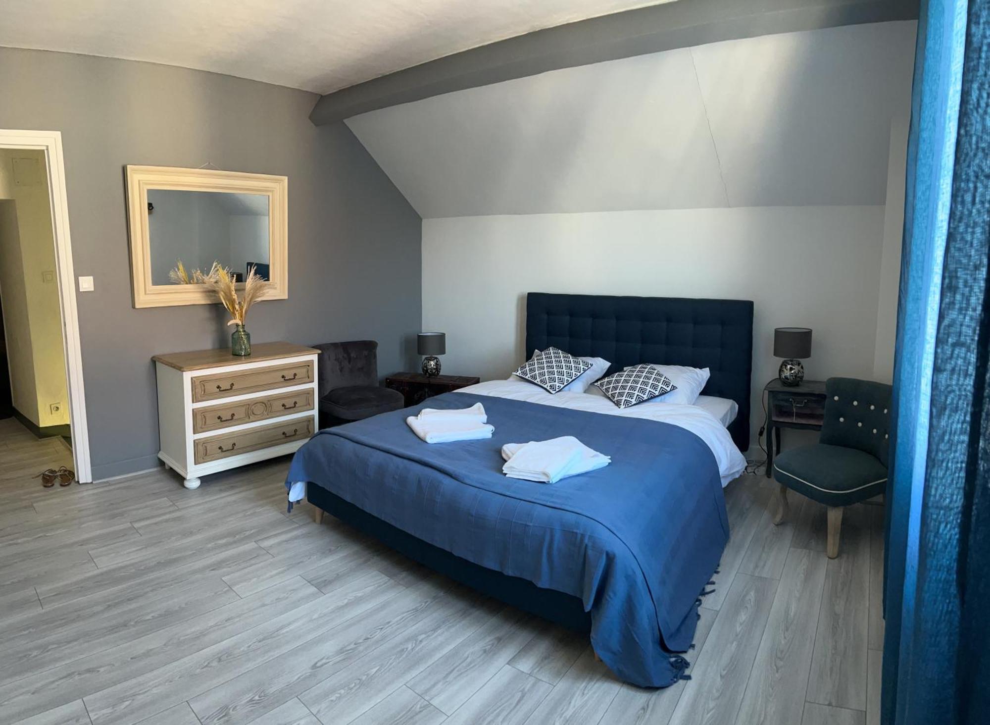 Вилла Chez Brigitte Chatillon-sur-Marne Номер фото